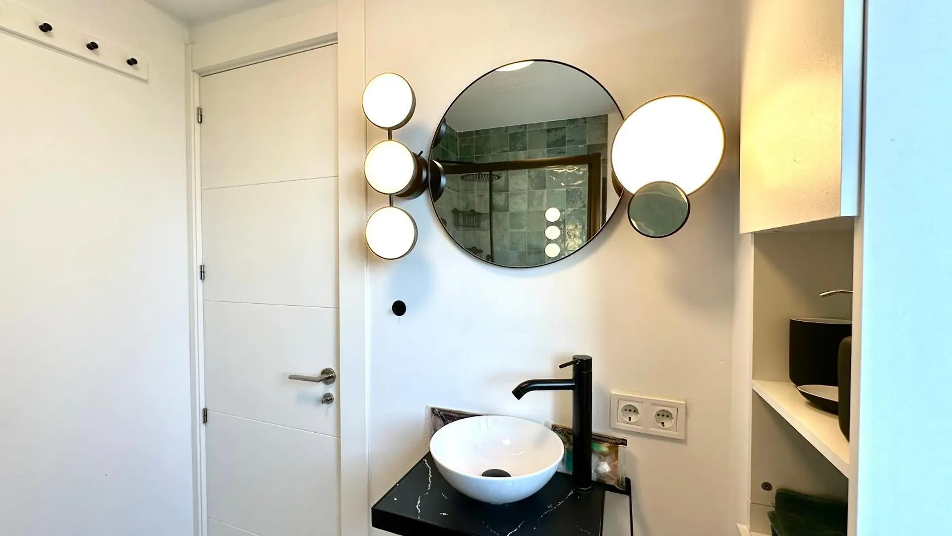 Apartmán Cg5 - Reformado, 1 Dormitorio, Vistas, Centro 50 Metros Y Playa 700 Metros Torremolinos